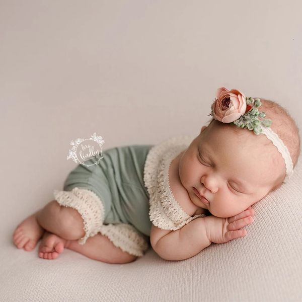 Accessoires pour cheveux nés accessoires de pographie vêtements pour bébé fille Halo fleur bandeaux tenue en dentelle barboteuse Bebe Poshoot Ching ensemble 231019