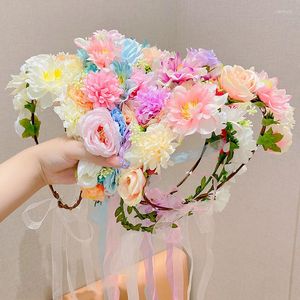 Accessoires pour cheveux Couvre-chef pour enfants Couronne de fille de fleur Ornement de robe de main Tête de princesse