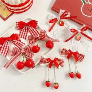 Accessoires pour cheveux, nœud en tissu cerise rouge, Clip pour filles, ruban de dentelle à carreaux, épingle à cheveux fraise, Kawaii, frange latérale, Barrettes, couvre-chef