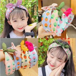 Accessoires de cheveux larges à bord à bord de bouche Bohemian Floral Print Band Cross Not Hair Hair Loop Fashionable and Elegant Accessories D240521