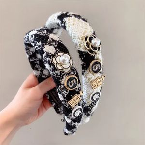 Hair band 2022 Autumn/Winter New Camilla Plaid Thick Hair Black and White Sponge Black and White Headband 231115