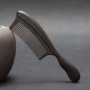 Brosses à cheveux Peigne à cheveux en bois de santal noir Peigne à dents fines en bois pour cheveux bouclés et raides Massage démêlant antistatique 231218