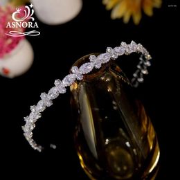 Clips de cheveux 3a Cubic Zirconia Crystal Bandband Jewelry Bijoux Diademas Birthday Party Tiara Accessoires pour filles A01534