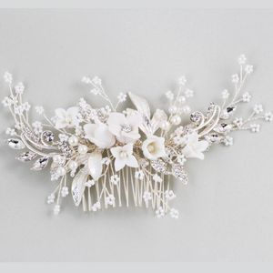 Haarclips Barrettes Crystal en Rhinestone Bridal Comb Ceramic Floral Wedding Headpiece 2021 Handgemaakte accessoires voor bruiden