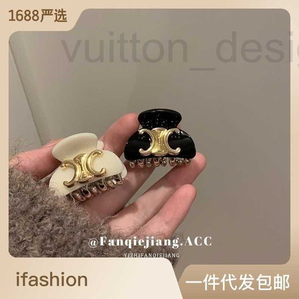 Pinces à cheveux Barrettes Marque de créateur Français Light Luxury Gold Label Arc de Triomphe Acide Acétique Petit Grab Clipfashionable Instagram Premium Clip