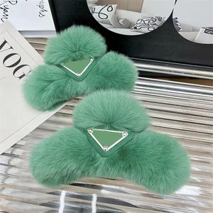 Clips para el cabello Barrettes Fluffy Diseñador Mujeres Lujos Horquillas Letras difusas Garra Clip Furry Invierno Cálido Pin Diseñadores Chicas Hairclips Accesorios de joyería 2024 Paty