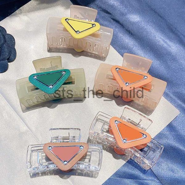 Barrettes à cheveux Barrettes Style simple Triangle Designer Lettre Petites pinces à cheveux Barrettes pour filles Cadeau Marque Griffe de cheveux Épingle à cheveux Accessoire de cheveux de haute qualité 8CM x0913