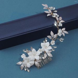 Pinzas para el cabello hechas a mano, diademas de flores blancas, diademas de hojas de aleación dorada con peines, tocado de diamantes de imitación, joyería de boda para novia