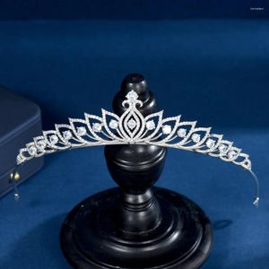 Haarspeldjes HIBRIDE Mooie Vrouwen Bruiloft Accessoires Zirconia Tiara En Kroon Bruids Engament Partij Sieraden Couronne De Mariage C-92