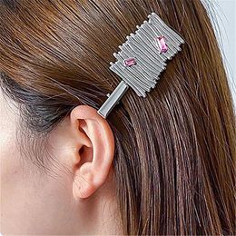 Pinces à cheveux Ins français bande métallique plissée géométrique épingle à cheveux pour femmes forme aléatoire couvre-chef diamant rose mode pince à bec de canard Unique