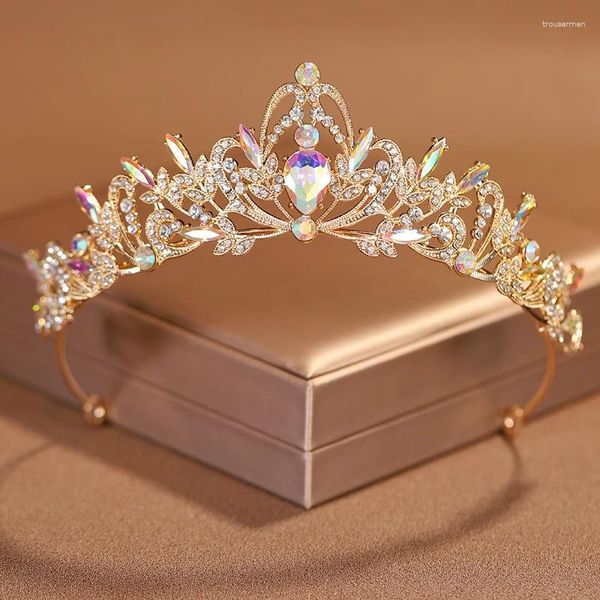 Clips de cabello Itacazzo Bridal Headwear lleno de atmósfera barroca Corona de damas de color dorado clásico para novia de bodas y cumpleaños