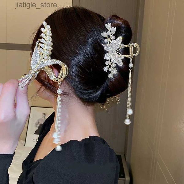 Pinces à cheveux Corée élégante Lily de l'orchidée fleur Grab Clip rétro femmes perle frange queue de cheval griffe pince fille cheveux décoratifs chapeaux Y240329