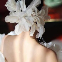 Pinces à cheveux Style coréen fil de soie Mori pétale bandeau pince avec fleur de crêpe pour femmes filles accessoire de couvre-chef