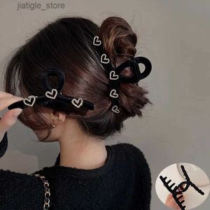 Pinces à cheveux Nouvel hiver Flocage Griffe Clip Élégant Coeur Pinces À Cheveux En Plastique Coeur Queue De Cheval Griffe Clip Crabe Barrette Accessoires De Cheveux pour Femmes Y240329