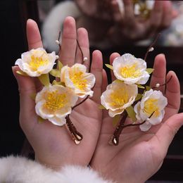 Pinces à cheveux soie pince florale mariage chinois épingle latérale pour les femmes jaune fleur épingle à cheveux Vintage Hanfu robe casque diadèmes bijoux