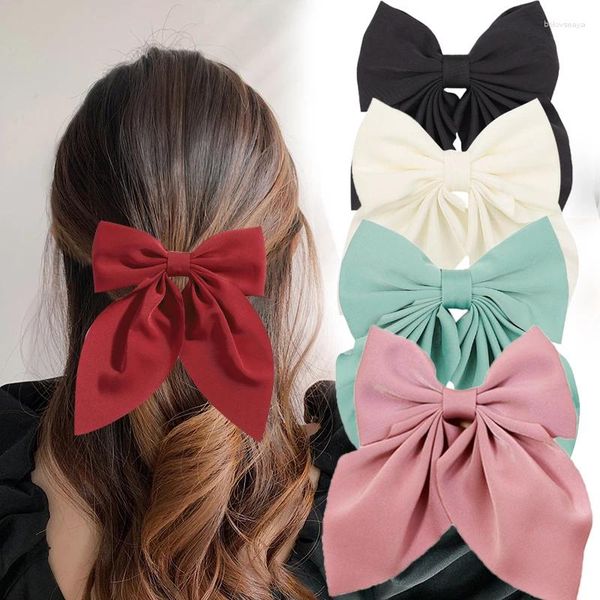 Clips de cheveux Couleur solide Satin Bowknot pour les filles Sweet Bow Femmes épingles à cheveux Barrettes de canard Clip de canard