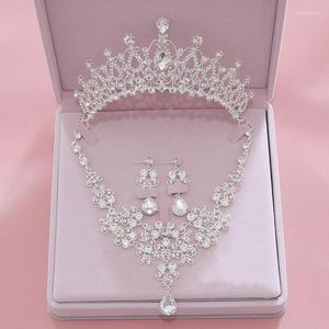 Coix de cheveux Taobao Fashion Collier Bridal Headswear Crown Couronne Accessoires de mariage Ornements Spot Wholesale