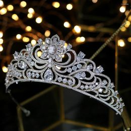 Haarclips Vintage hoofddeksels Fonkelende kristallen Grote Zirkoon Kroon Bruids CZ Tiara Bruiloft Accessoires Bruid Sieraden Bruidsmeisje Cadeau