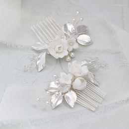 Pinces à cheveux fleur en céramique blanche petits peignes épingles de mariée couleur argent feuille mariage casque perles à la main femmes bijoux