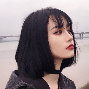 Perruques en dentelle de cheveux Japon et Corée du Sud Air Qi Bangs Cheveux courts et raides Bobo Head Perruque en fibre chimique Casque Femme Recommandation de produit