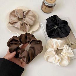 Haarelastiekjes 34 kleuren Vintage Zijden Haar Scrunchies Elastische Haarbanden Effen Kleur Dames Meisjes Hoofddeksels Paardenstaart Stropdassen Touw Haaraccessoires 231208