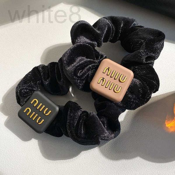 Bandes de caoutchouc pour cheveux Designer Square Miu Lettre Bague Haute qualité Sense Ball Head Gros Intestin Tempérament Polyvalent Corde Cravate Prêle Bande SVVL