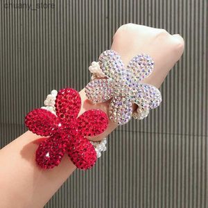 Bandas de goma de cabello Flor de cría de imitación de flores de rehiceos Cabezas brillantes lindos brazalete de perlas Cristal Pétalo Bandas de goma de goma Accesorios al por mayor Y240417