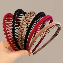 Haarrubberbanden Simple Flocking Hair Band Dames Herfst en Winter Velvet geperste Shampoo Headband Tanded Anti Slip Haarspelden Hoofdkleding 230517