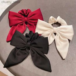 Bands de caoutchouc à cheveux Vintage Red Large Satin Bow Elastic Hair Bands Ties For Women Girls Fashion Solid Rubbers Bands Scrunchies Hair Accessoires Y240417