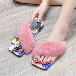 Harige slippers vrouwen 2021 nieuwe platte-bodem wilde mode westerse stijl eenvoudige grote maat vrouwelijke bodem sandalen en slippers Q0508