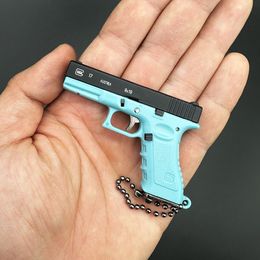 Half alliage g17 jouet pistolet modèle pendentif pendentif clés de la collection miniature métal de haute qualité jouet pistolet pour enfants adultes cadeau pendentif stress relief jouet 024