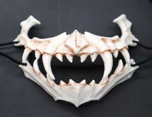 Half dierenmasker Lange tanden Demon Samurai Wit Bone Mask Tengu Dragon Yaksa Tiger Resin Mask Cosplay T2005093061369