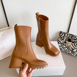Half Rain Boots Designer Dames dikke hakken Knight Booties Fashion Square teen zacht lederen waterdichte outdoor winter luxe schoen
