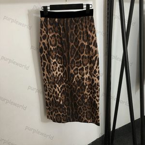 Halve rok Vrouwelijke luipaardprint Design Cover Hip Slanke hoge taille Mode Rechte halve rok