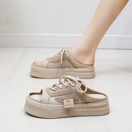 Demi-pantoufles pour les femmes portant des chaussures extérieures 2024 Été Nouveau décontracté, petites chaussures blanches paresseuses pour les femmes