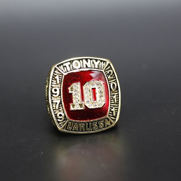 Salón de la fama del béisbol 1979 2011 # 10 Anillo de campeonato de campeones del equipo Tony Larussa con caja de presentación de madera Recuerdo para hombres Regalo para fanáticos 2020