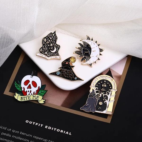 Halloween Brooch Alloy Drip Oil Skull Badge Personnalité Magic Star Metal Badge Fashion Fashion Badge Robe Tissu Sac Decoration