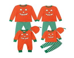 Halloweenkostuums Bijpassende familiepyjama-outfits Herfstfamiliekleding Set Halloween Pompoen Streepoutfits Familielook Kinderen Bab9138661