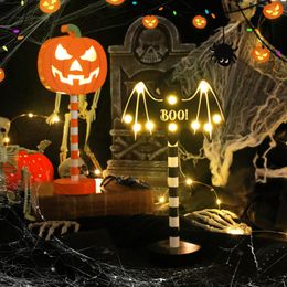  Decoración de Halloween Festival de fantasmas Lámpara de modelado LED Calabaza Fantasma Cráneo Luz de noche decorativa de madera Fiesta de Halloween Adorno de escritorio D2.0