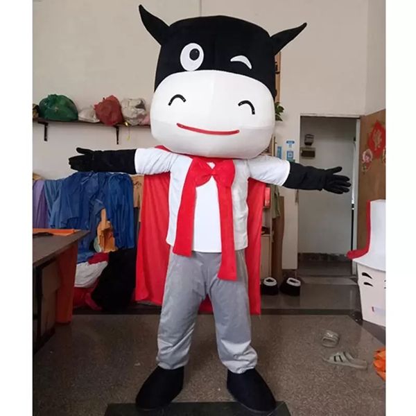 Disfraz de mascota de vaca lechera de Halloween Vacas lecheras de dibujos animados Personaje temático de anime Fiesta de carnaval de Navidad Disfraces de lujo Tamaño adulto Traje al aire libre