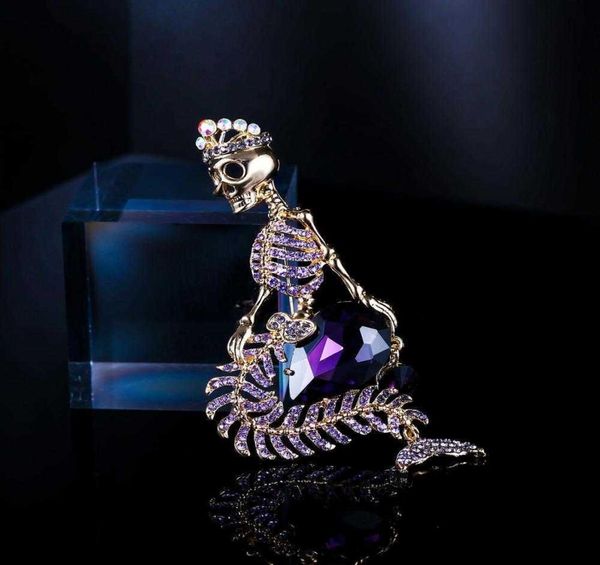 Halloween Skull Brooch Femmes Broche Femme Sirène Serme Squelette Crystal Crystal Unisexe Gold Party Bijoux Gift Fashion H10184886684