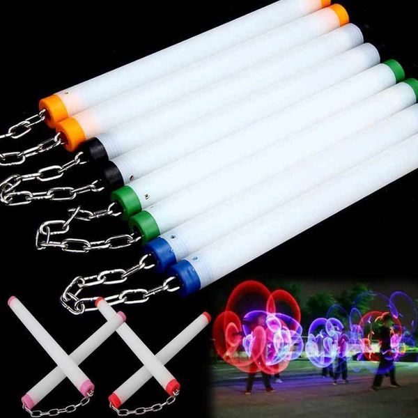 Fournitures d'Halloween Jouets lumineux à LED Nunchakus Glowing escent Performance Kongfu Sticks Party Fun Cadeau Lumières brillent dans le jouet pour enfants sombre 230922