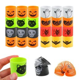 Halloween Toys 12pcs Magic Springs Toy Treat Kid Favor Halloween Gift Carnival Ghost décor de maternelle de maternelle Bag du sac Goodie Bag 230810