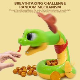 Halloween Toys Z30 Electric Scary Snake Toy Tricky Animals Kids Fun Multiplayer Party Game Biting Rattlesnake Family Interactive Funny Gift 230815