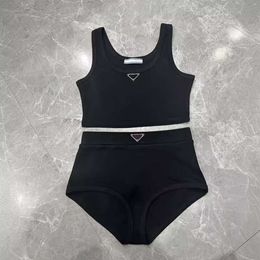 Halter Designer Swimwear Femmes BodySuit V Neck 2 Pièces de bain Two Piect Suite de maillots de bain Femme Sexe Suisse Suisse Robe Bra Vest Dames Vintage Femme T-shirt