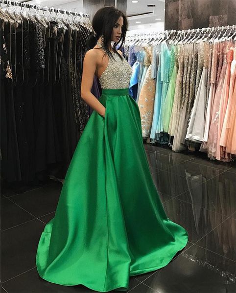 Robes de soirée à col licou et corsage de perles scintillantes, robes de bal en satin vert mat avec poches, robes de soirée formelles de haute qualité B64