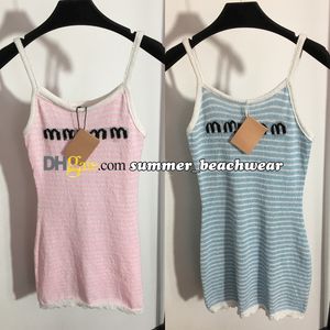 Halter Rayé Jupe En Tricot Designer Lettre Broderie Jupe Tricotée Femmes Robes Décontractées Mode D'été Tops Robe Débardeur Tricoté Robe D'été