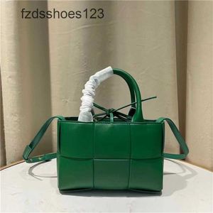 Han Tote Acro Crossbody Knitt 2024 Bolsas individuales altas Totas Luxury Bottegss Cow Wide Bague Venata Spring Quality Hands