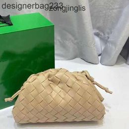 Mano 2023 Cloud Dumpling Designer Ladies Classic Bag Single Botteega Bolsas Bolsa tejida Venata Cuero arrugado Mano de mujer Hombro MesseP MTJ8