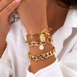 bracelet à main Bracelets pour femmes bracelet en or bracelet or personnalisé multicouche imitation perle joker torsion bracelet link chaîne love Designer women 02